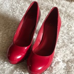 Red high heels 👠